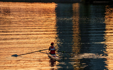 Für diesen Donnerstag rechnet der Wetterdienst mit Höchstwerten zwischen 30 und 37 Grad. - Foto: Andreas Arnold/dpa
