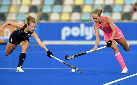 Julia Sonntag konnte einen Siebenmeter abwehren. - Foto: Federico Gambarini/dpa