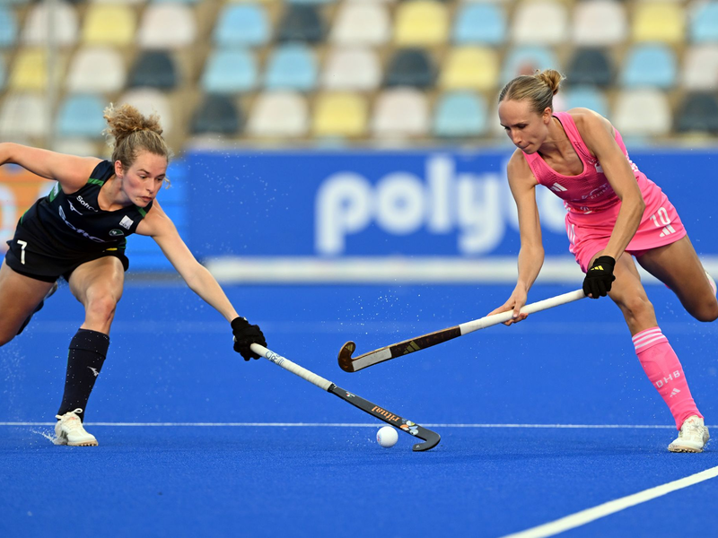 Julia Sonntag konnte einen Siebenmeter abwehren. - Foto: Federico Gambarini/dpa