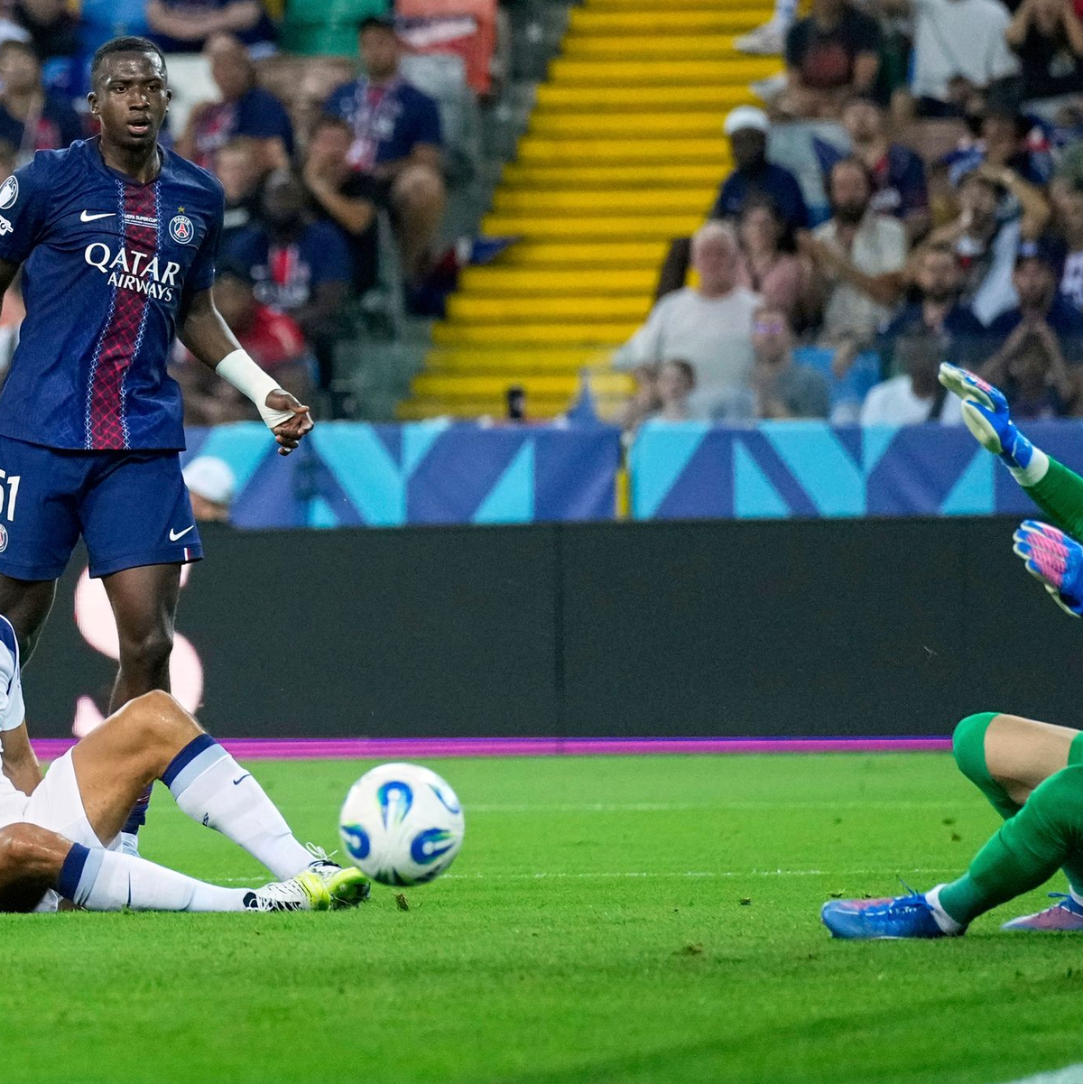  PSG-Trainer Luis Enrique. - Foto: Darko Bandic/AP/dpa