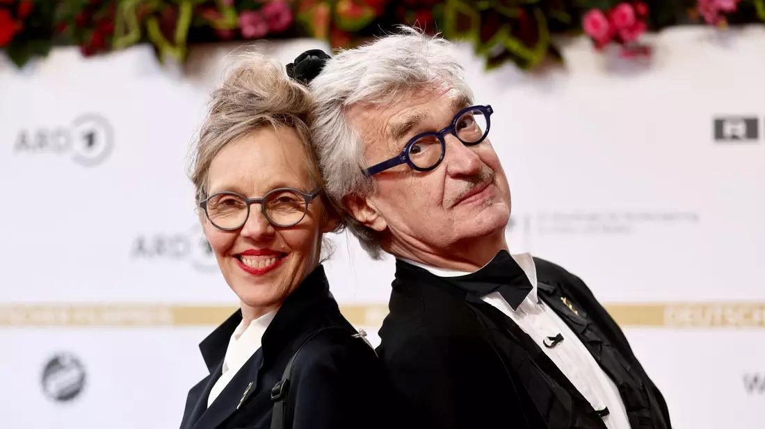 Wim Wenders und seine Frau Donata. (Archivbild) - Bild: Christoph Soeder/dpa