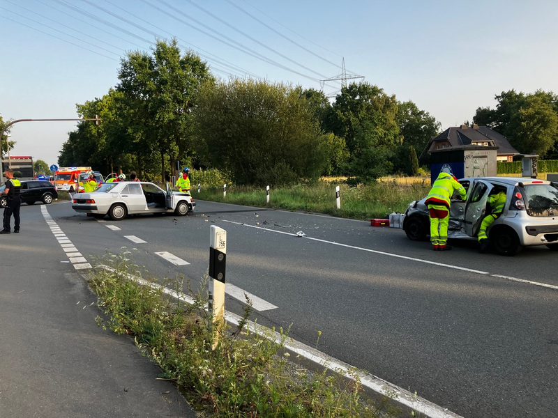 FW Paderborn: Verkehrsunfall mit zwei beteiligten PKW - Foto: presseportal.de