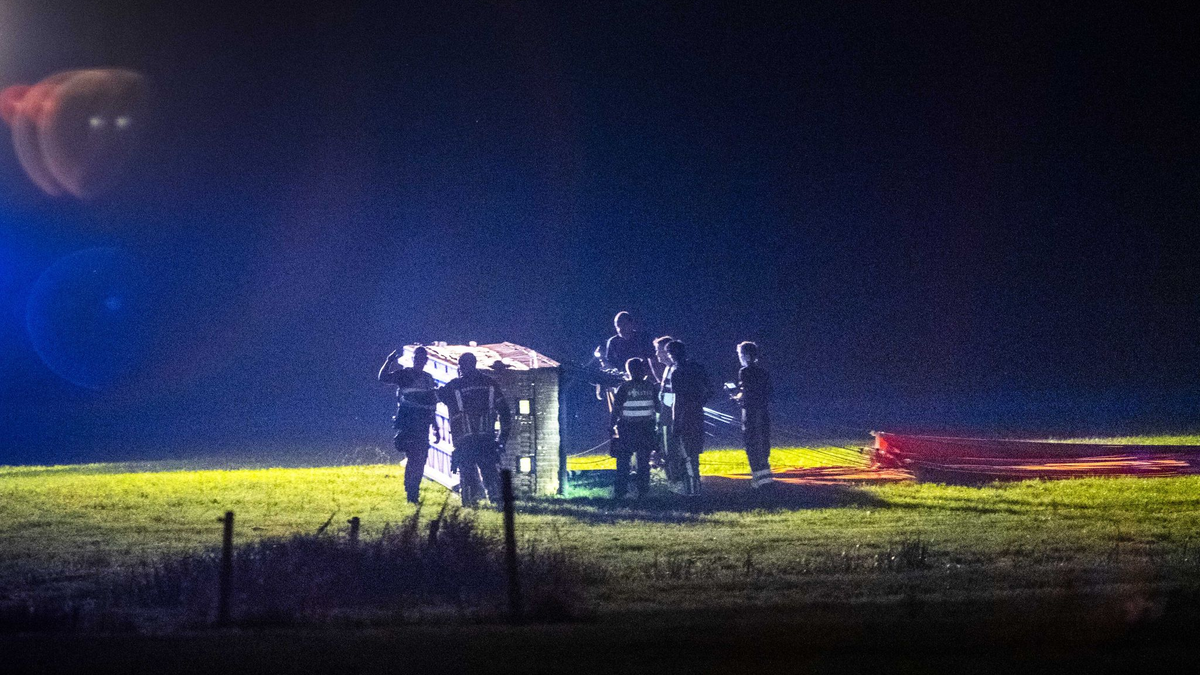 Ein Heißluftballon verunglückte im Norden der Niederlande.  - Foto: Jilmer Postma/ANP/dpa