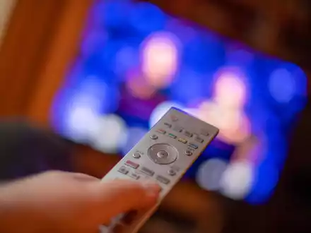 Viele Neukunden können Streamingdienste vor allem noch im älteren Publikum erwarten. - Foto: Lino Mirgeler/dpa
