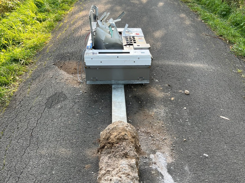 POL-PB: Unbekannte stehlen Zigarettenautomat - Foto: presseportal.de