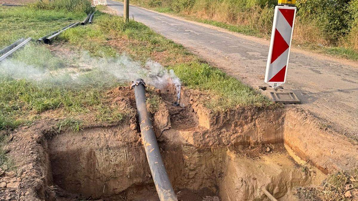 Feuerwehr Goch: PKW in Flammen, Verkehrsunfall, Kellerbrand und Kampfmittelfund - Foto: presseportal.de