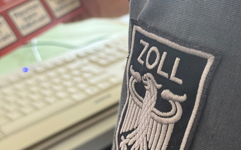 HZA-S: Fehlinformationen aus dem Internet / mehr als 9.000 Zigaretten zu viel im GepÀck - Foto: presseportal.de HZA-S: Fehlinformationen aus dem Internet / mehr als 9.000 Zigaretten zu viel im GepÀck - Foto: presseportal.de