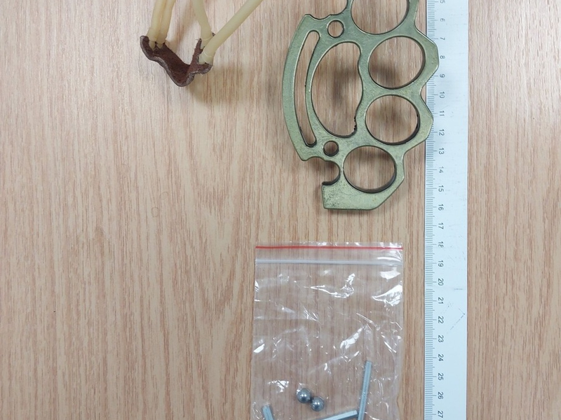 BPOL NRW: Bundespolizei stellt verbotene Waffe am Flughafen Köln/Bonn sicher - Foto: presseportal.de