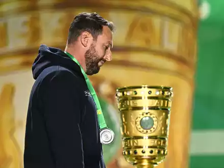  Bielefelds Trainer Mitch Kniat will wieder ins Pokal-Finale. - Foto: Tom Weller/dpa