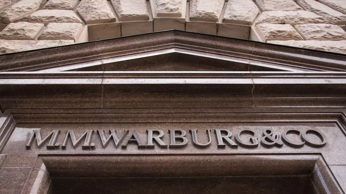 Die Warburg Bank fordert die Erstattung von nach ihrer Ansicht nach rechtswidrig erhobenen Forderungen der Finanzverwaltung - und scheitert damit vor Gericht (Symbolbild). - Bild: Daniel Bockwoldt/dpa