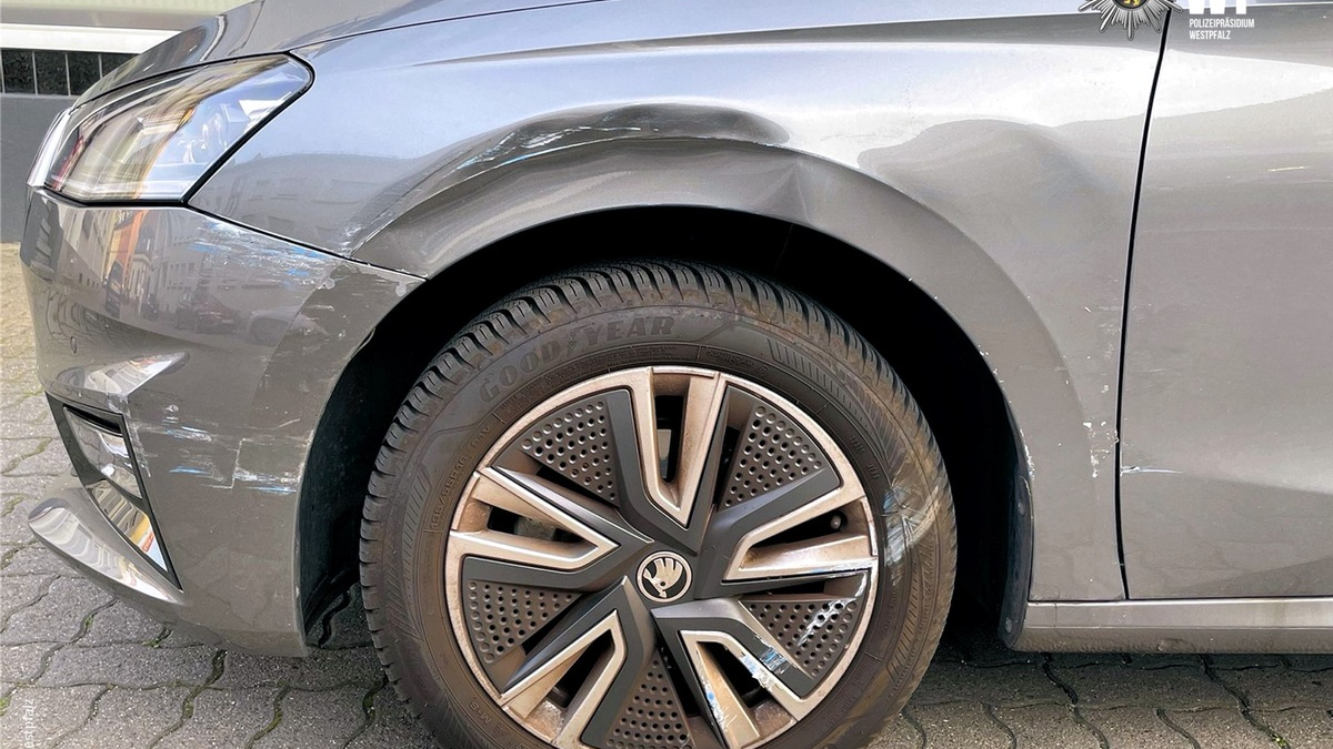 POL-PDKL: Blaues Unfallfahrzeug gesucht - Foto: presseportal.de