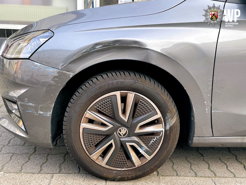 POL-PDKL: Blaues Unfallfahrzeug gesucht - Foto: presseportal.de