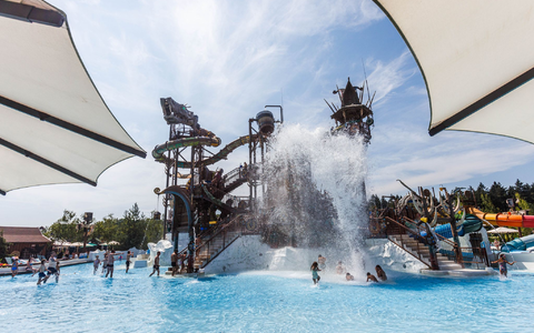 Der 31-jährige Verdächtige soll am 9. August in das Erlebnisbad gekommen sein. (Archivbild) - Foto: Philipp von Ditfurth/dpa