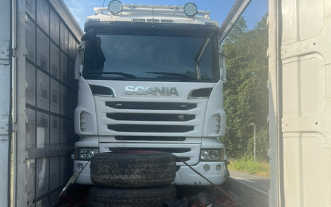 POL-HRO: Gespann mit mangelnder Ladungssicherung auf der BAB 19 gestoppt - Foto: presseportal.de