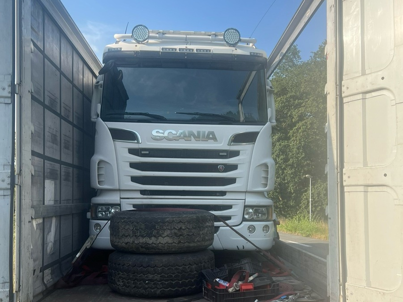 POL-HRO: Gespann mit mangelnder Ladungssicherung auf der BAB 19 gestoppt - Foto: presseportal.de