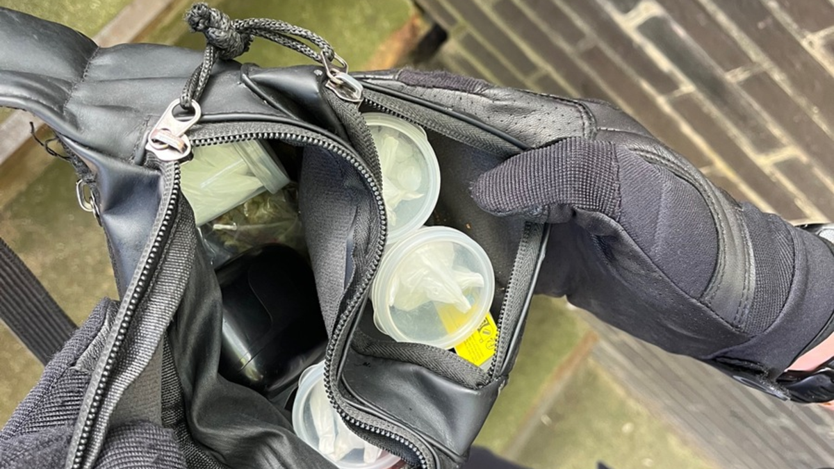 POL-E: Mülheim an der Ruhr: Zwei mutmaßliche Drogendealer durch Projekt S.IE. auf frischer Tat ertappt - Tatverdächtiger festgenommen - Foto: presseportal.de