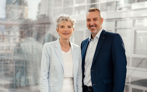 Birgit Steinborn legt ihr Mandat als Gesamtbetriebsratsvorsitzende nach elfeinhalb Jahren nieder. Tobias Bäumler wird ihr Nachfolger. (Handout) - Foto: Stephan Schumann/Munichemotions/Gesamtbetriebsrat Siemens/dpa