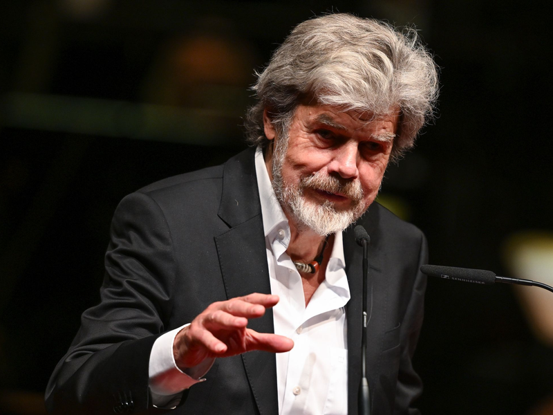 Dem Extrembergsteiger zufolge sei die Natur unendlich im Vergleich zum Menschen, dieser fehlerhaft. (Archivbild) - Foto: Hendrik Schmidt/dpa