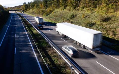 In einem aus Spanien kommenden Lastzug haben französische Fahnder 1,3 Tonnen Kokain entdeckt. (Symbolbild) - Foto: Philipp von Ditfurth/dpa