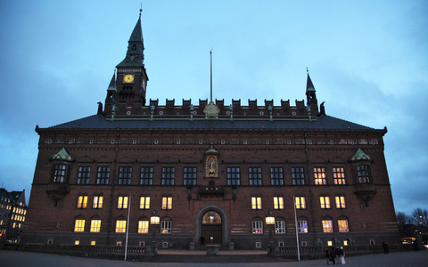 Im Rathaus von Kopenhagen wurde im vergangenen Jahr eine Rekordzahl an Eheschließungen verzeichnet. (Archivbild) - Foto: Steffen Trumpf/dpa