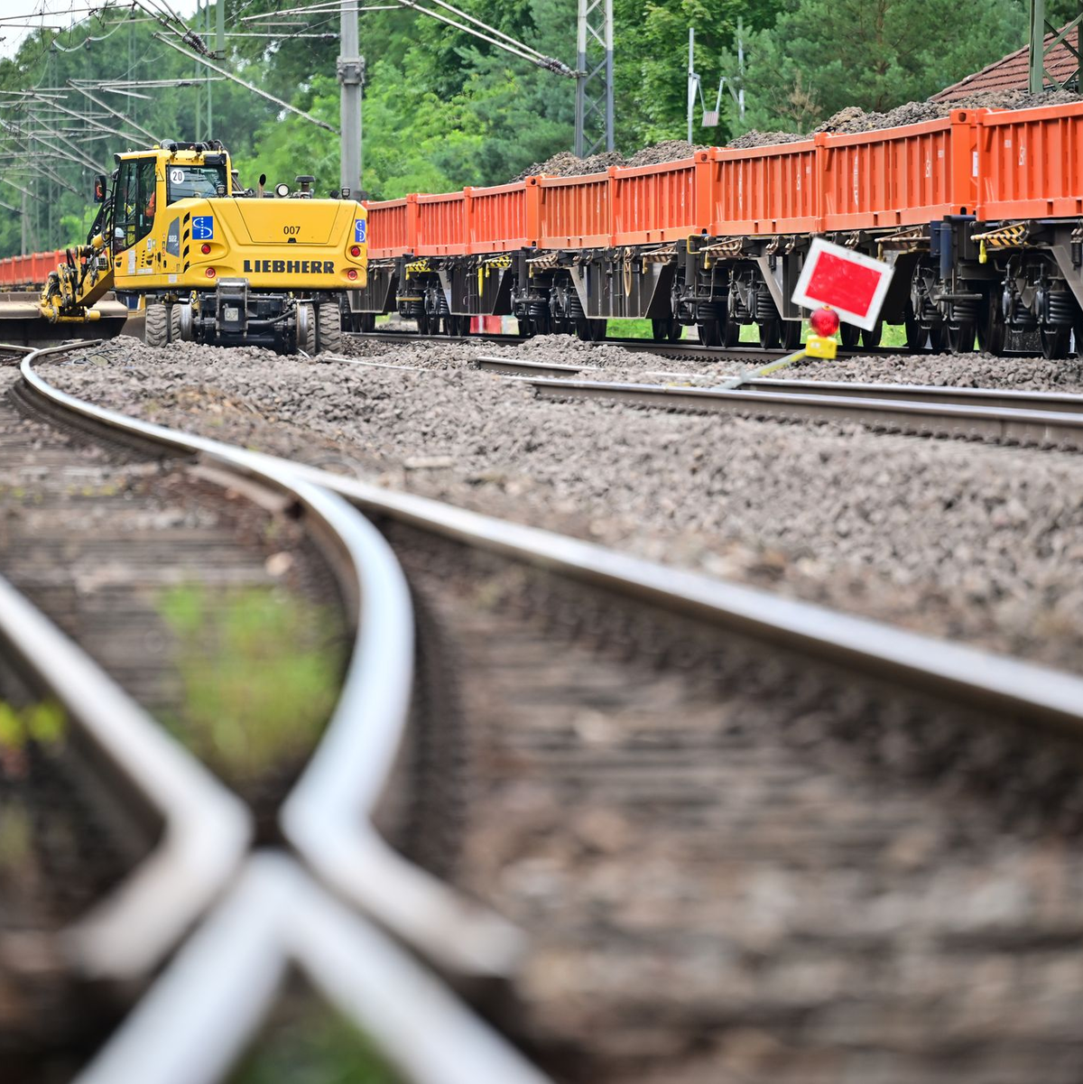 Die Generalsanierung wichtiger Strecken dauert noch Jahre. - Foto: Sebastian Christoph Gollnow/dpa