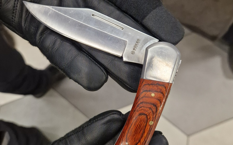 POL-NMS: 20250815-1-PDNMS-Messerkontrolle am Bahnhof NeumĂŒnster - Foto: presseportal.de POL-NMS: 20250815-1-PDNMS-Messerkontrolle am Bahnhof NeumĂŒnster - Foto: presseportal.de