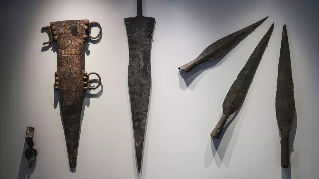 Die Römer reservierten schätzungsweise 80 Prozent der staatlichen Einkünfte für das Militär. Die Ausrüstung der römischen Legionen erforderte eine Rohstoffausbeutung in bisher nie da gewesem Ausmaß.  - Bild: Oliver Berg/dpa