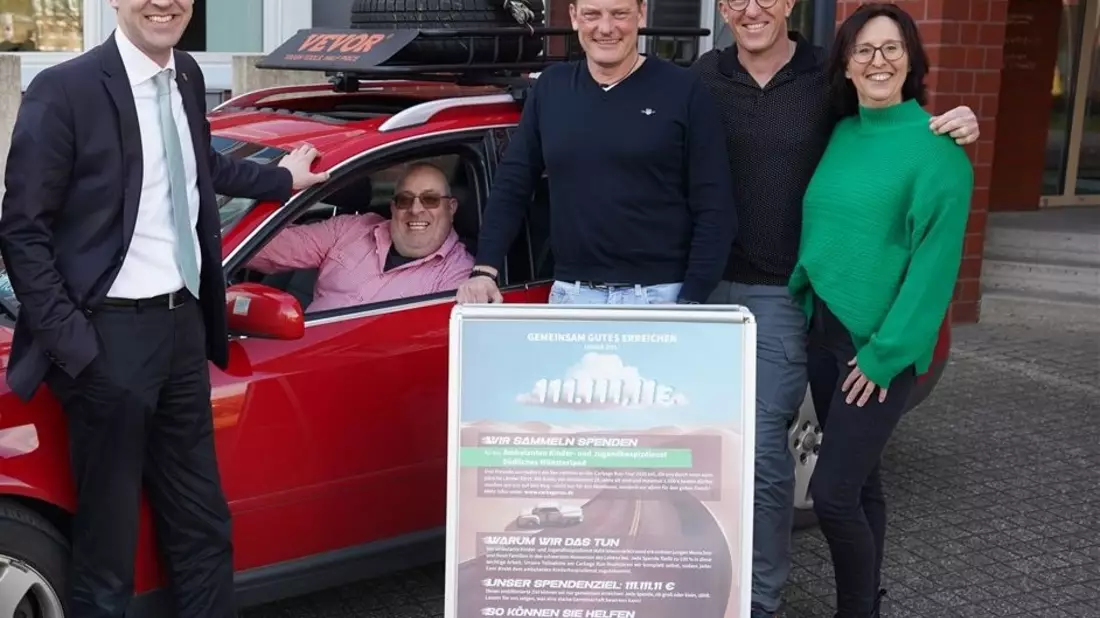 POL-COE: Kreis Coesfeld/ Das Auto muss nur durchhalten/ Stefan Feldhaus nimmt mit Freunden am Carbage Run für den guten Zweck teil - Bild: presseportal.de