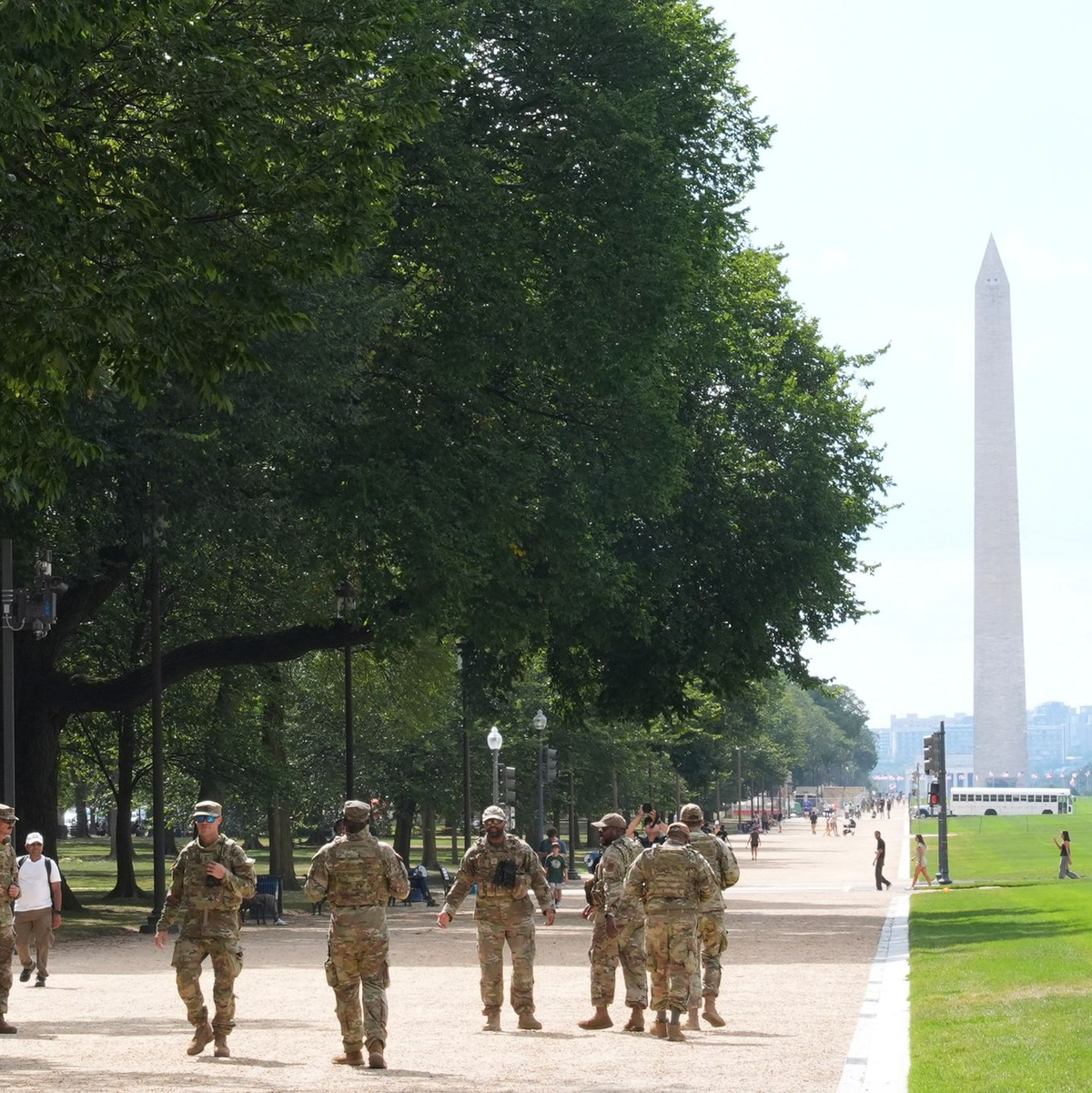 Die US-Regierung hat Washington unter Bundeskontrolle gestellt - die Nationalgarde patrouilliert durch die Hauptstadt.  - Foto: Jacquelyn Martin/AP/dpa