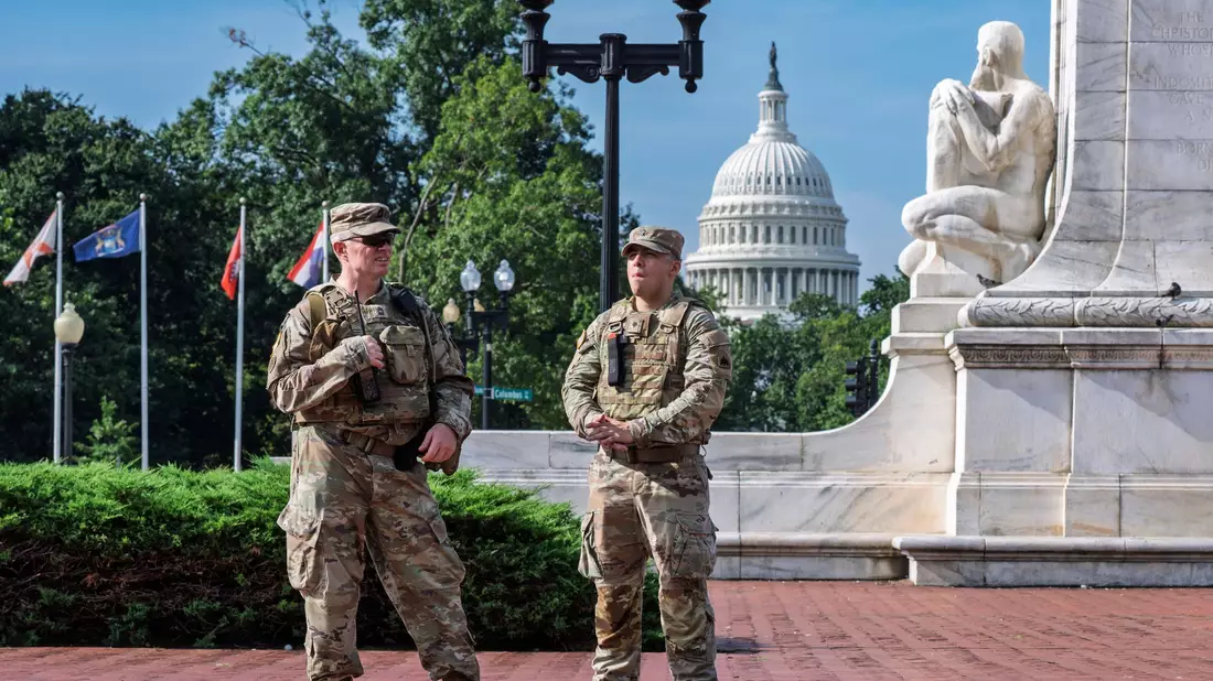 Einheiten der Nationalgarde sollen mit ihrer Präsenz Sicherheit und Ordnung in der US-Hauptstadt vermitteln. - Bild: J. Scott Applewhite/AP/dpa