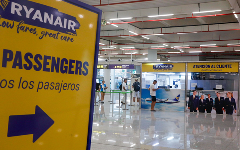 Der Streik des Bodenpersonals für Ryanair in Spanien hatte zunächst kaum Auswirkungen für die Passagiere. Es gab leichte Verspätungen, aber von gestrichenen Flügen wurde nichts bekannt.  - Foto: Clara Margais/dpa