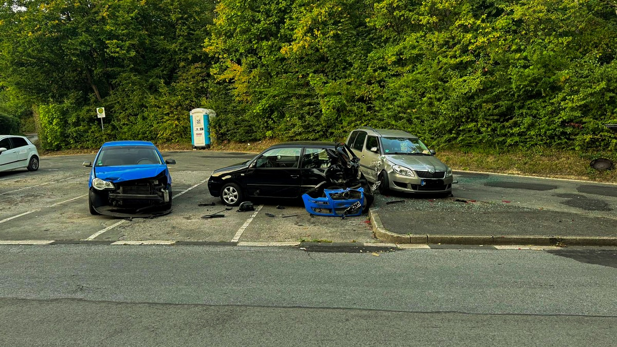 FW-MK: Linienbus kommt in Böschung zum Stehen - Foto: presseportal.de