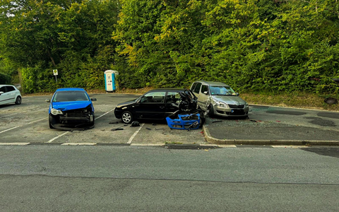 FW-MK: Linienbus kommt in Böschung zum Stehen - Foto: presseportal.de
