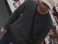 POL-STD: Stader Polizei sucht unbekannten Wohnungseinbrecher mit Bildern aus der Überwachungskamera - Foto: presseportal.de