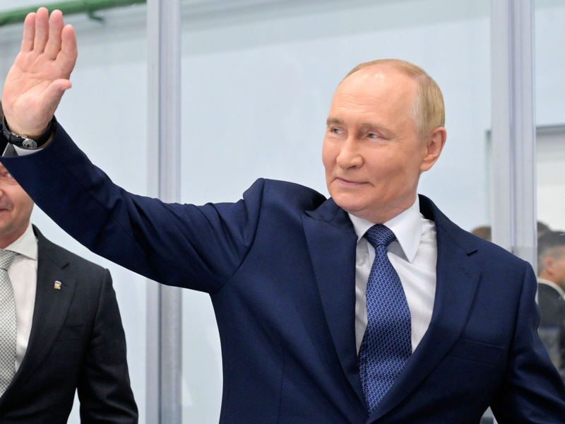 Kremlchef Wladimir Putin hat bei einem Zwischenstopp in Magadan im Fernen Osten Russlands eine Vielzahl an Terminen absolviert, bevor er sich mit US-Präsident Donald Trump in Alaska trifft. - Foto: Alexei Nikolsky/Pool Sputnik Kremlin/AP/dpa
