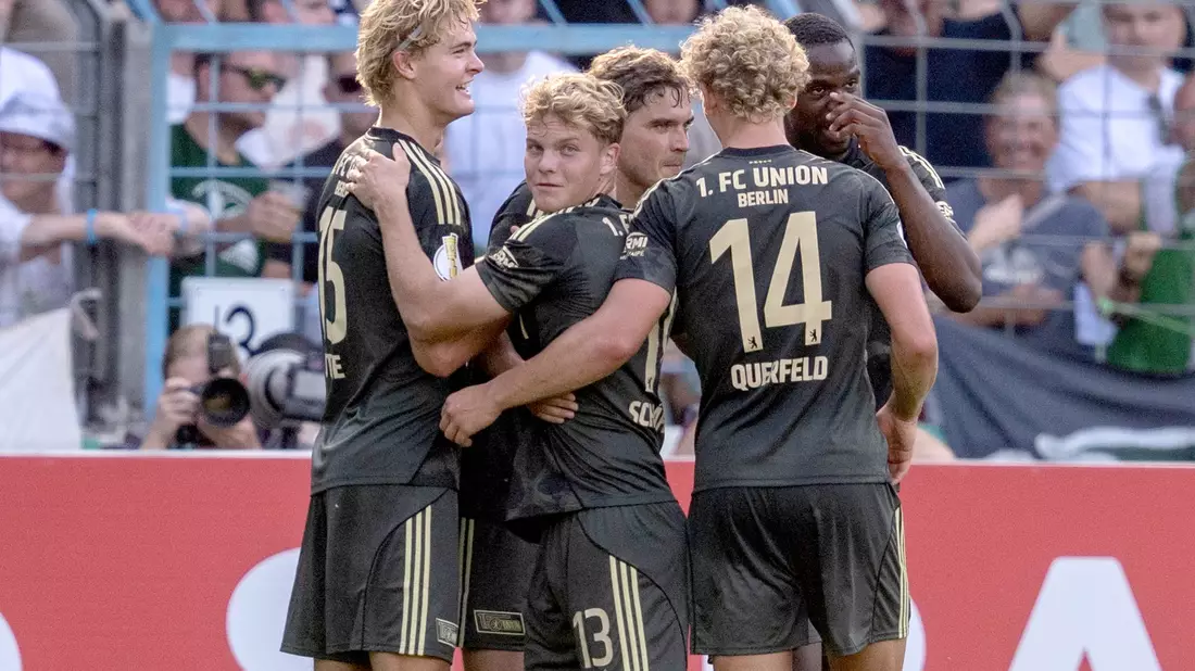 Union Berlin: Torjubel beim Zweitrunden-Einzug in Gütersloh - Bild: David Inderlied/dpa