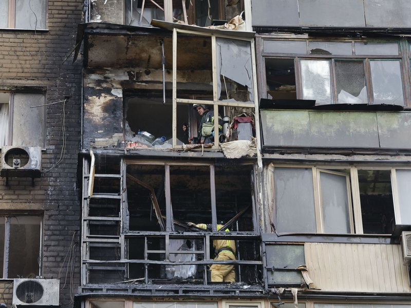 Wohngebiete in der von Russland besetzten ostukrainischen Großstadt Donezk werden immer wieder beschossen. (Archivbild) - Foto: Victor/XinHua/dpa