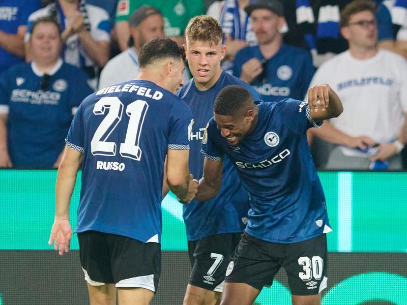 Leonardo Bittencourt flog vom Platz. - Foto: Bernd Thissen/dpa