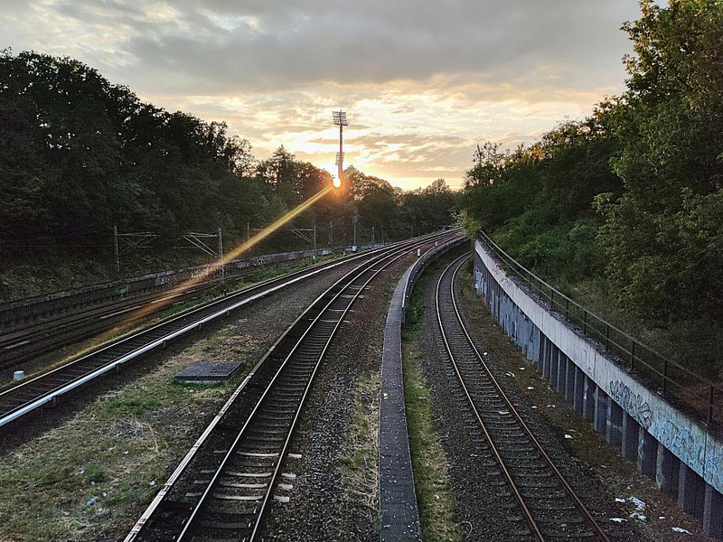 Schienen (Archiv) - Foto: über dts Nachrichtenagentur