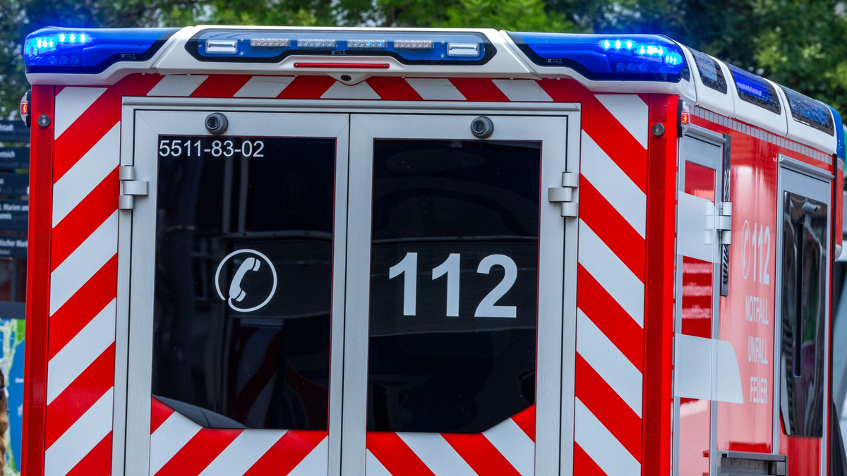 Vier Menschen sterben. (Symbolbild) - Foto: Jens Büttner/dpa