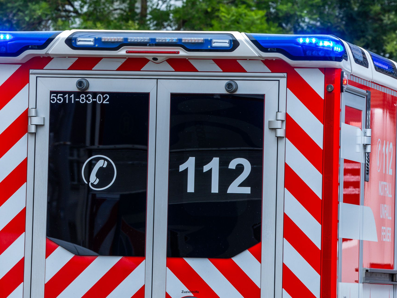 Vier Menschen sterben. (Symbolbild) - Foto: Jens Büttner/dpa