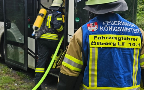 FW Königswinter: Schwelbrand in Bus verursacht hohen Sachschaden - Foto: presseportal.de