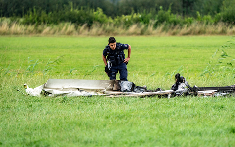 Beim Absturz eines motorisierten Leichtflugzeugs im nordrhein-westfälischen Kranenburg sind am Samstagnachmittag zwei Menschen ums Leben gekommen. - Foto: Arnulf Stoffel/dpa