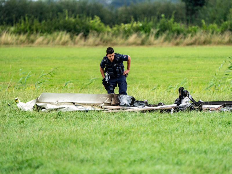 Beim Absturz eines motorisierten Leichtflugzeugs im nordrhein-westfälischen Kranenburg sind am Samstagnachmittag zwei Menschen ums Leben gekommen. - Foto: Arnulf Stoffel/dpa