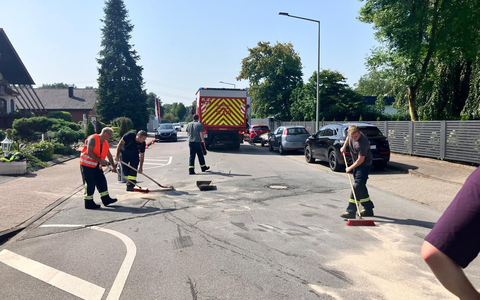 FW-Schermbeck: Ölfleck auf Fahrbahn - Foto: presseportal.de