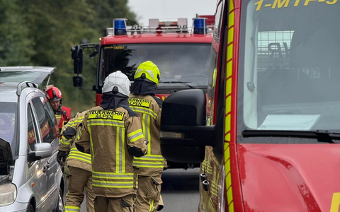 FW Alpen: Feuerwehr Grevenbroich unterstützt bei Pkw Brand - Foto: presseportal.de