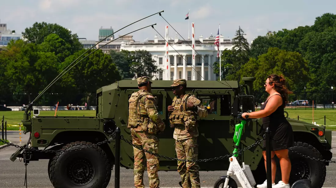 In den vergangenen Tagen patrouillierte die Nationalgarde vor allem in Ausgehvierteln und touristischen Gegenden. (Archivbild) - Bild: Julia Demaree Nikhinson/AP/dpa