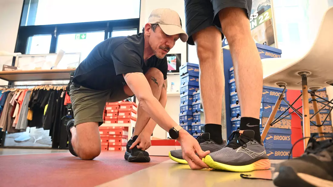 Beratung im Handel - aber später online kaufen? (Symbolbild) - Bild: Uli Deck/dpa