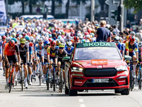 160 Fahrer gingen bei den Cyclassics an den Start. - Foto: Axel Heimken/dpa