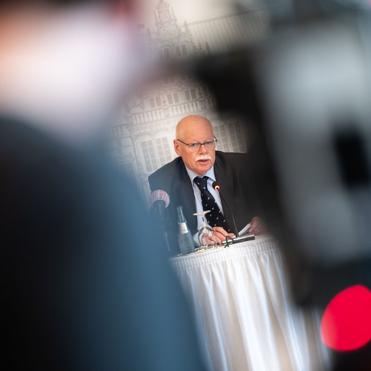 Der SPD-Politiker wird sich von seinem Amt zurückziehen. (Archivfoto) - Foto: Mohssen Assanimoghaddam/dpa